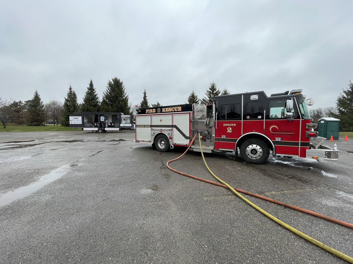 NFSAorg's tweet photo. Getting ready for our live #ChristmasTree Burn Demo in #WarrenMI-the tremendous speed of a residential #fire & the difference made by residential #firesprinklers #fireisfast Fire Sprinklers are Faster! https://t.co/GWb1L3U3WK