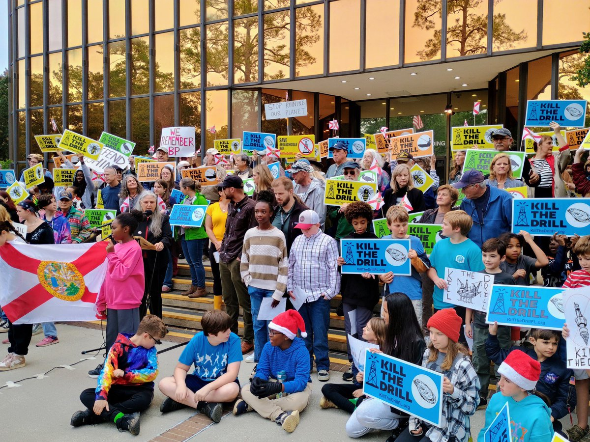 Happening now: Protesters gather on the front steps of <a href="/FLDEPNews/">Florida DEP News</a> headquarters in Tallahassee to fight against the agency’s intent to allow drilling for oil and gas in the Apalachicola River Basin (pic sent to me)