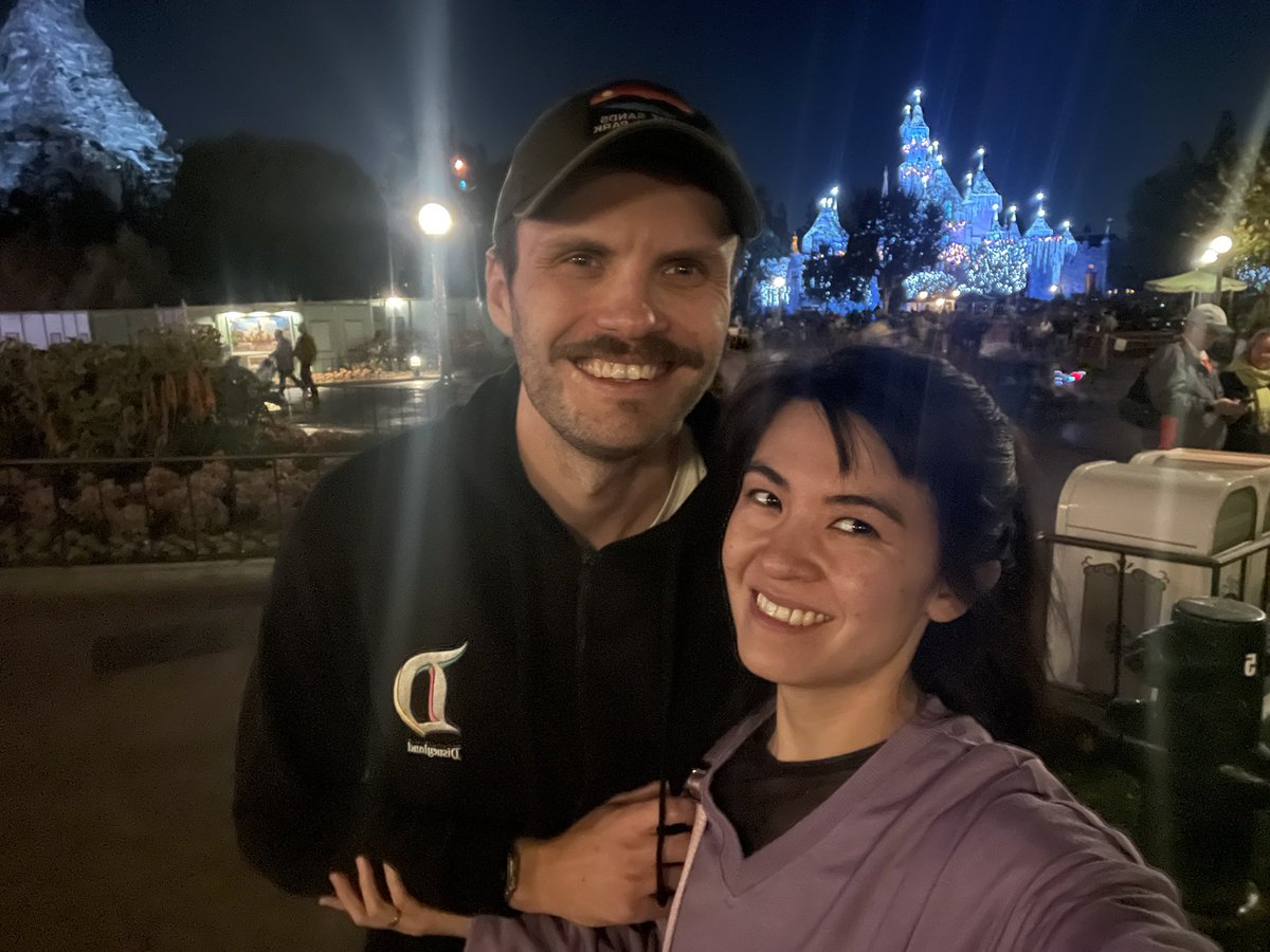 MasakoLeMD's tweet photo. I’m pretty sure “Post Disneyland Blues” are a real thing. 😔😢😭
The cure: WELP TIME TO GO BACK 😄
#NotPathology #disney #disneyland https://t.co/IJByuwDwe3