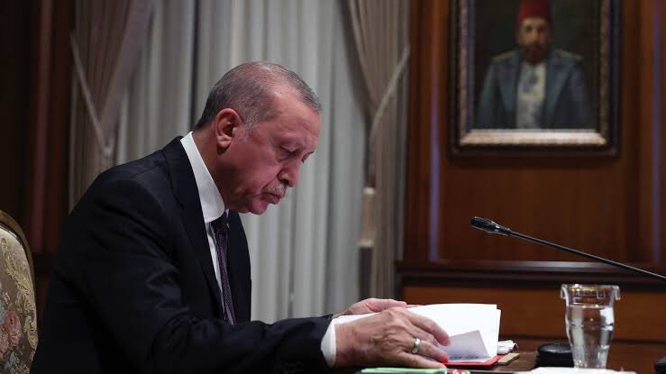 umuttuncertr's tweet photo. Çakal ne kadar hile bilirse, kurt da o kadar yol bilir! https://t.co/ESvElykSqH