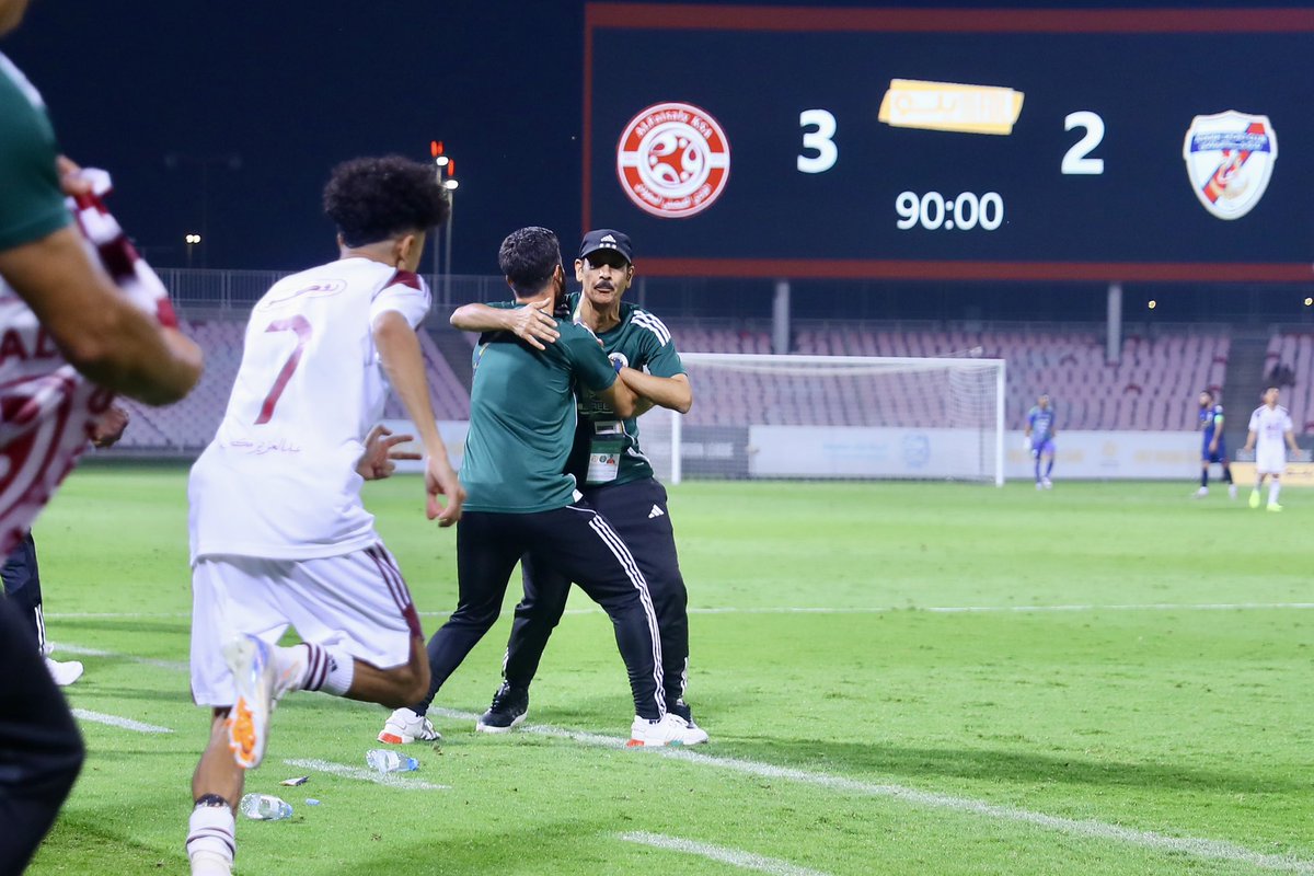 AlFaisaly's tweet photo. 📸| الكوتش أبو حمد 💪🤩

#جدة_الفيصلي
#دوري_يلو https://t.co/NNWl4cTRfq