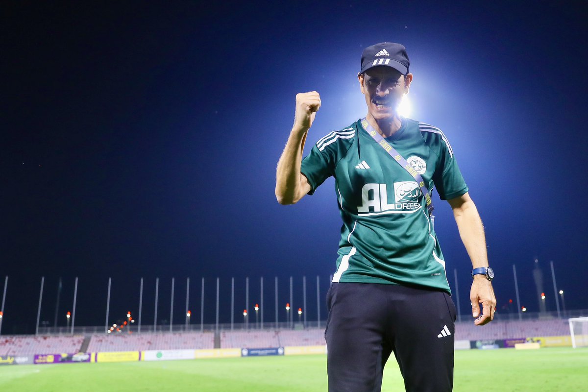 AlFaisaly's tweet photo. 📸| الكوتش أبو حمد 💪🤩

#جدة_الفيصلي
#دوري_يلو https://t.co/NNWl4cTRfq