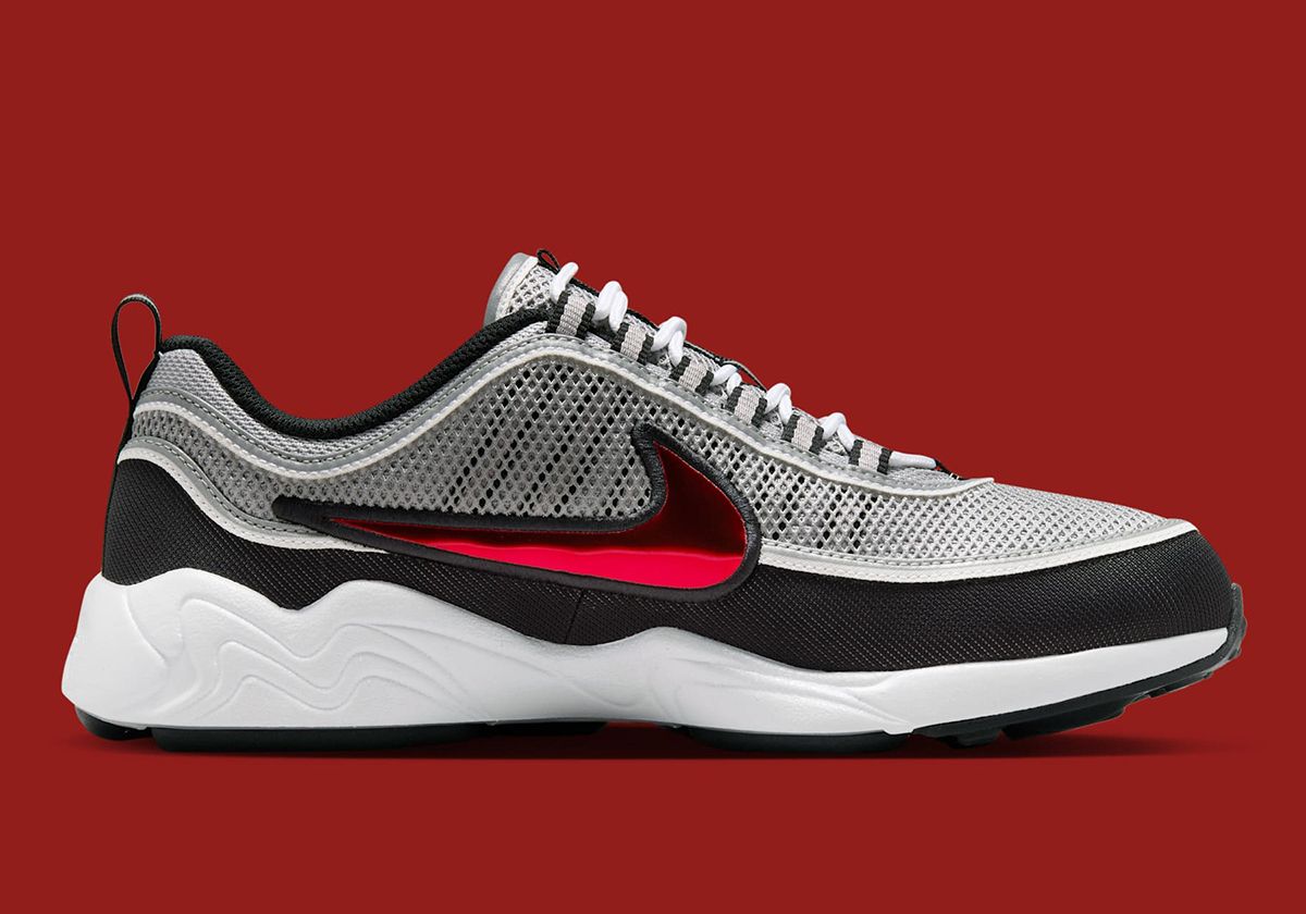 SneakerNews's tweet photo. OFFICIAL IMAGES: The Nike Zoom Spiridon "OG," dropping on December 20th ($160) 🏃 

Full breakdown: https://t.co/55CzlidkVD https://t.co/llgUPyZq16