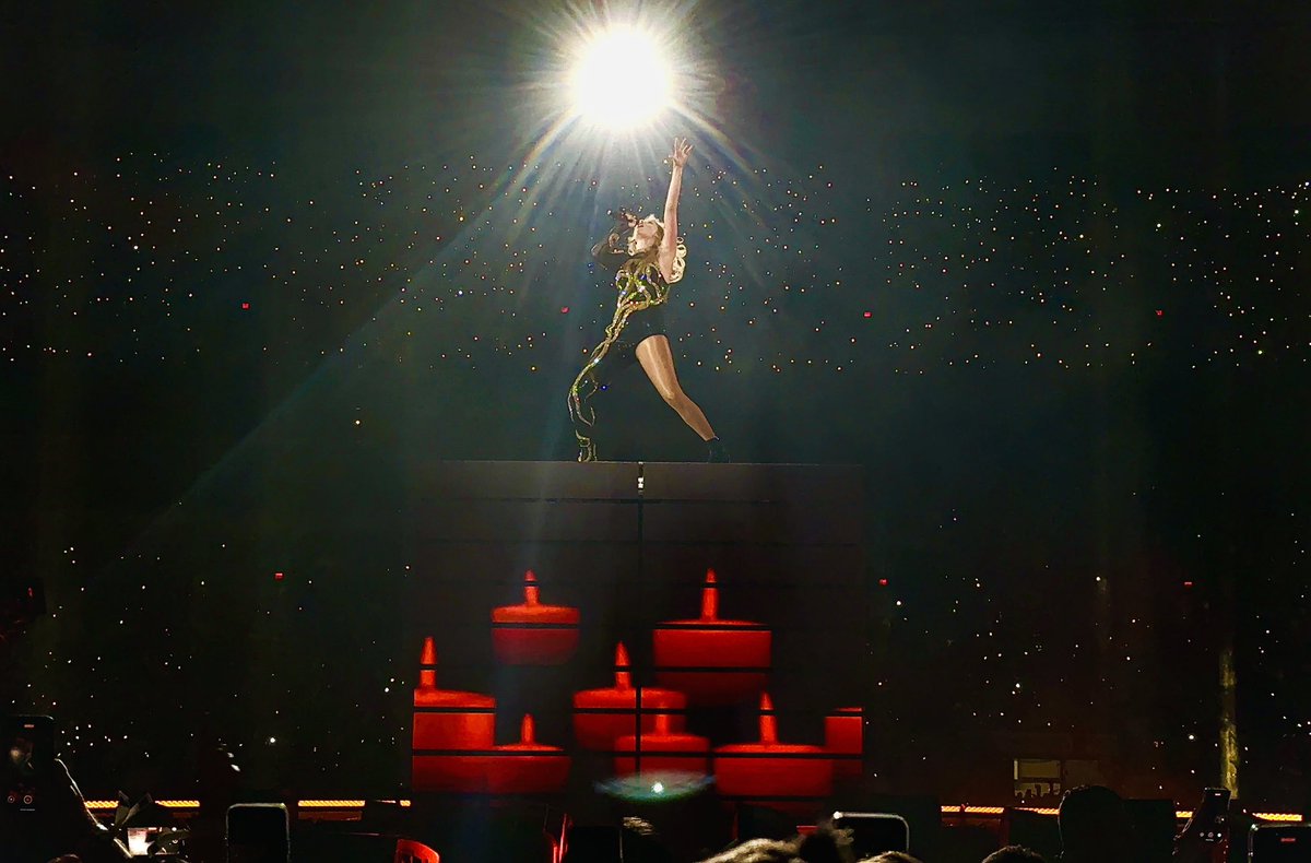 kpsea's tweet photo. @perfectlyfine89 Kristen, I was going through my photos last night and somehow I captured this, @taylornation13 It really was the trip of our lives https://t.co/CKv5aUtOVN