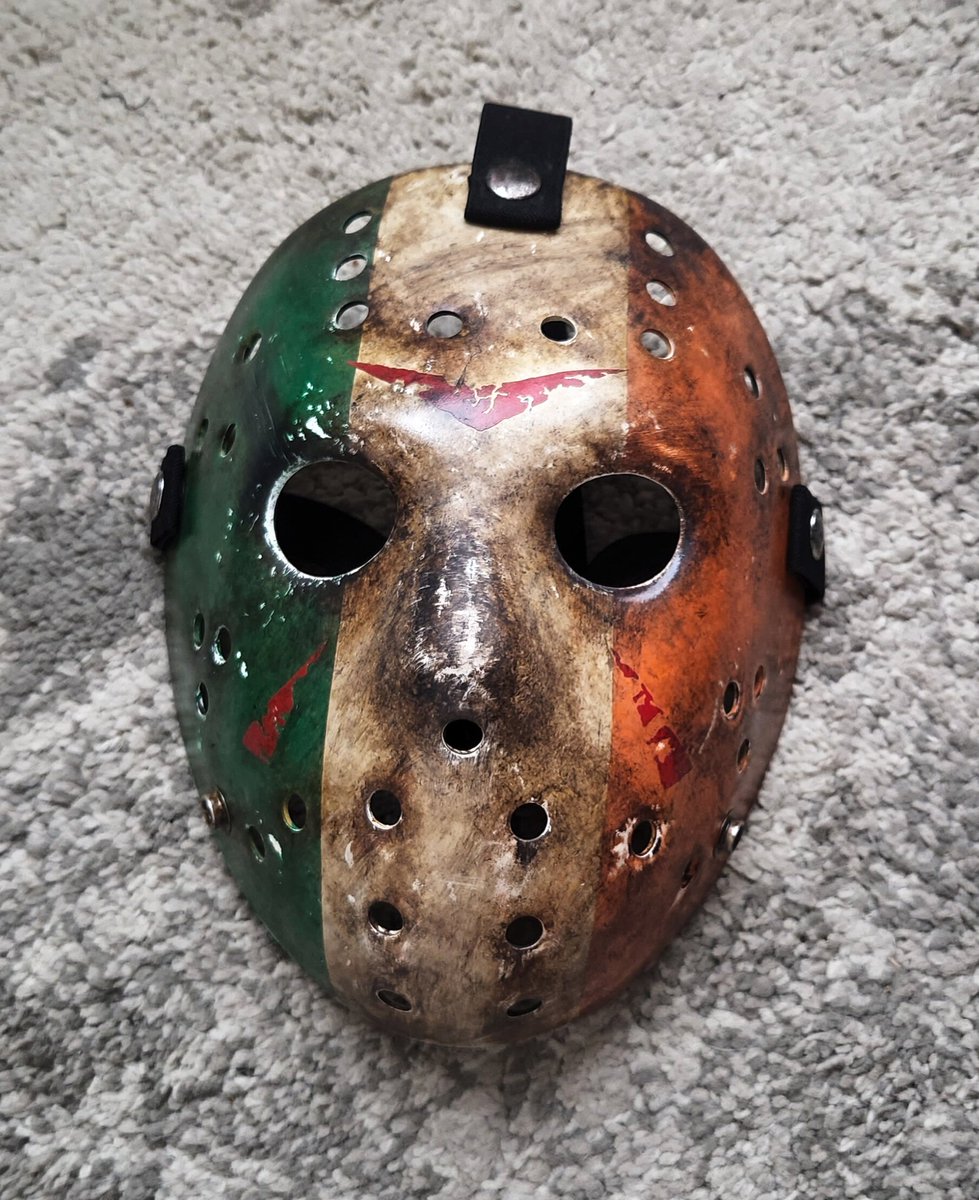 HorrorFXDesigns's tweet photo. Custom Irish flag F13 2009 Remake hockey mask I made for a customer not too long ago
#Irish #Ireland #fridaythe13th #jasonmask #hockeymask https://t.co/ou0BpanKBU