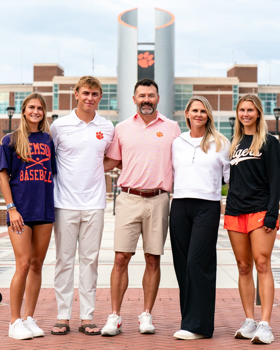 ClemsonBaseball's tweet photo. Proud DAD! 🐾

@Scott_Hauser was a RHP for the Tigers from 1995-97 &amp; witnessed his son make the game-winning 56-yard field goal to give #Clemson the 2024 @ACCFootball Championship in their hometown area❗️

#ClemsonFamily @nolanhauser @ClemsonFB https://t.co/MmU4r33KNy