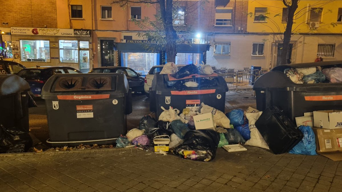 ivanluisagrelo's tweet photo. Esto es #Usera 
@MADRID @Lineamadrid 
C/ Amparo Usera, 21 https://t.co/xCWv8Eg7co