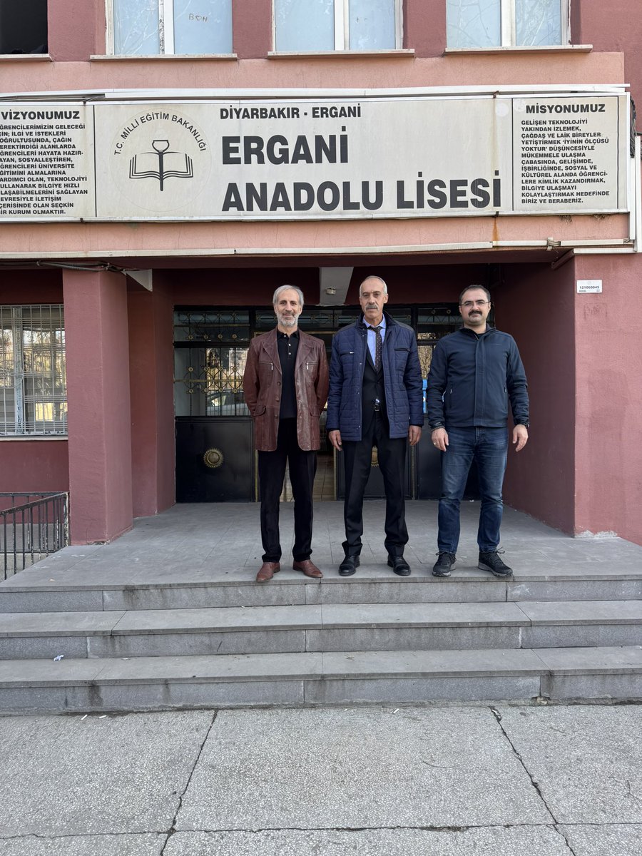 Tesdiyarbakir's tweet image. Şube Yönetim Kurulu üyelerimiz Ergani ilçemizde , 
#İlçe Milli Eğitim Müdürlüğü 
#Zübeyde Hanım Anaokulu
#Ergani Lisesi
#Şehit Lütfü Gün MTAL
#Şehit Zeki Şenoğlu Ortaokulu nu ziyaret etti.