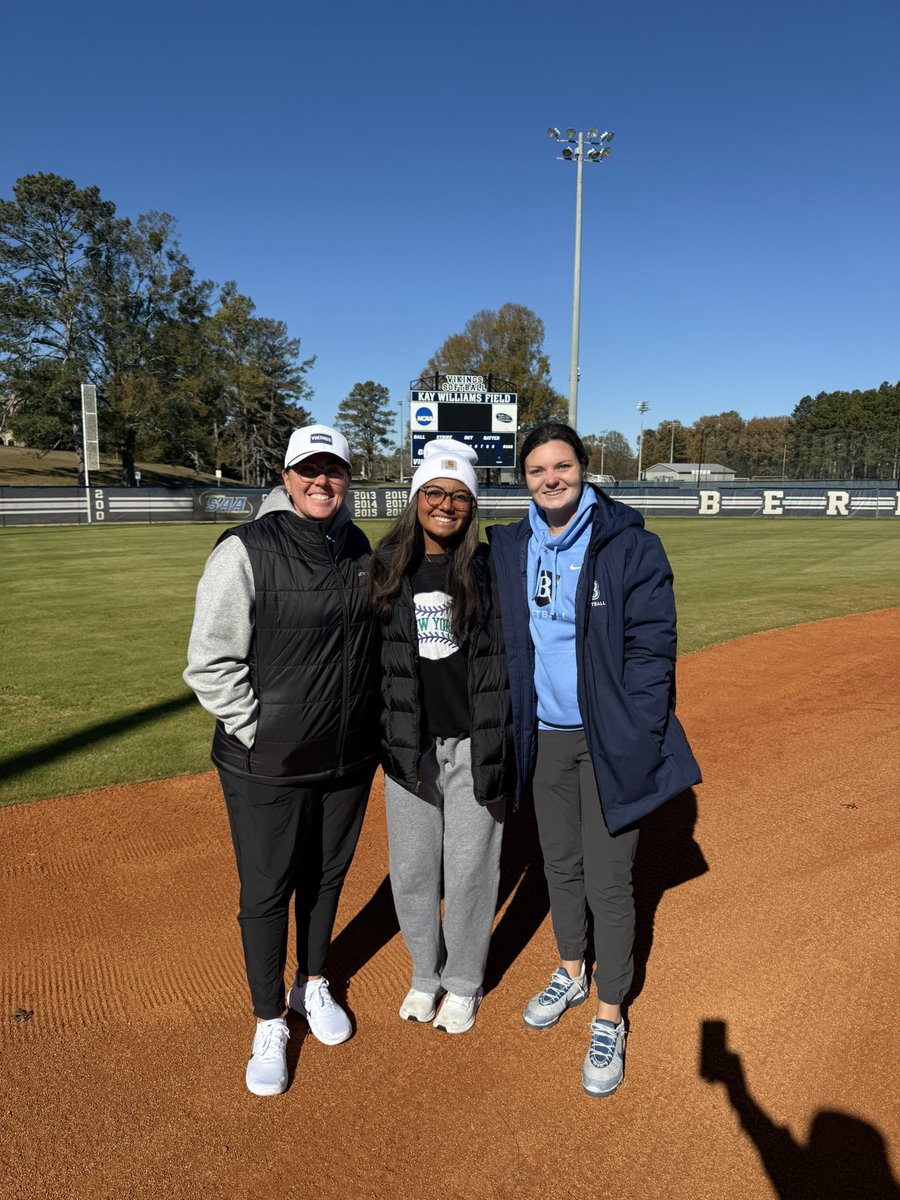 CiaraBlakney2's tweet image. I had an amazing time on my visit at Berry College. Thank You Coach Mere, and Coach Becca for showing me around campus and teaching me more about y’all’s program. I hope to be back very soon!! #lightsout #lightitup #getstruck @llgmccauley @Org_LLG @rebeccamurray_