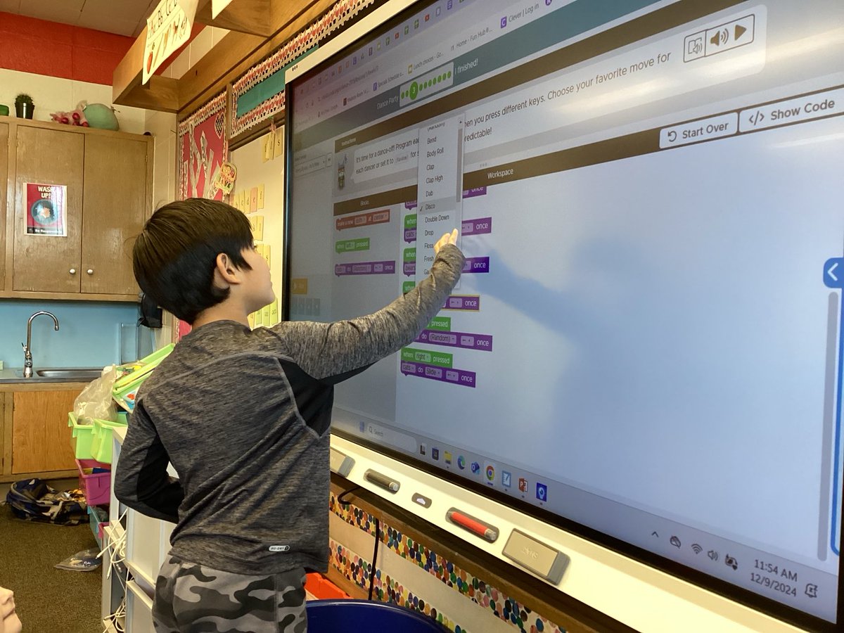 RockinRoom5's tweet photo. We had so much fun creating new dance codes for the arrow keys' that we did it again! #HourOfCode #STEMD69 https://t.co/zoGQW5Sj8V
