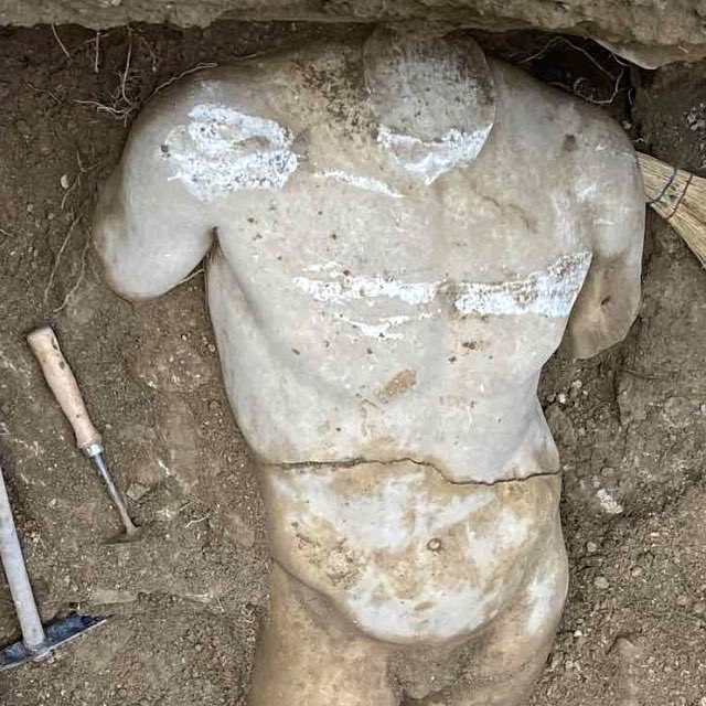 NikosAg's tweet photo. During routine construction works at the natural gas pipeline network in Athens, this magnificent marble statue of Hermes was recovered today in a fairly good condition. After all, you know what to expect when you unearth in democracies. https://t.co/AaOumXMJfX