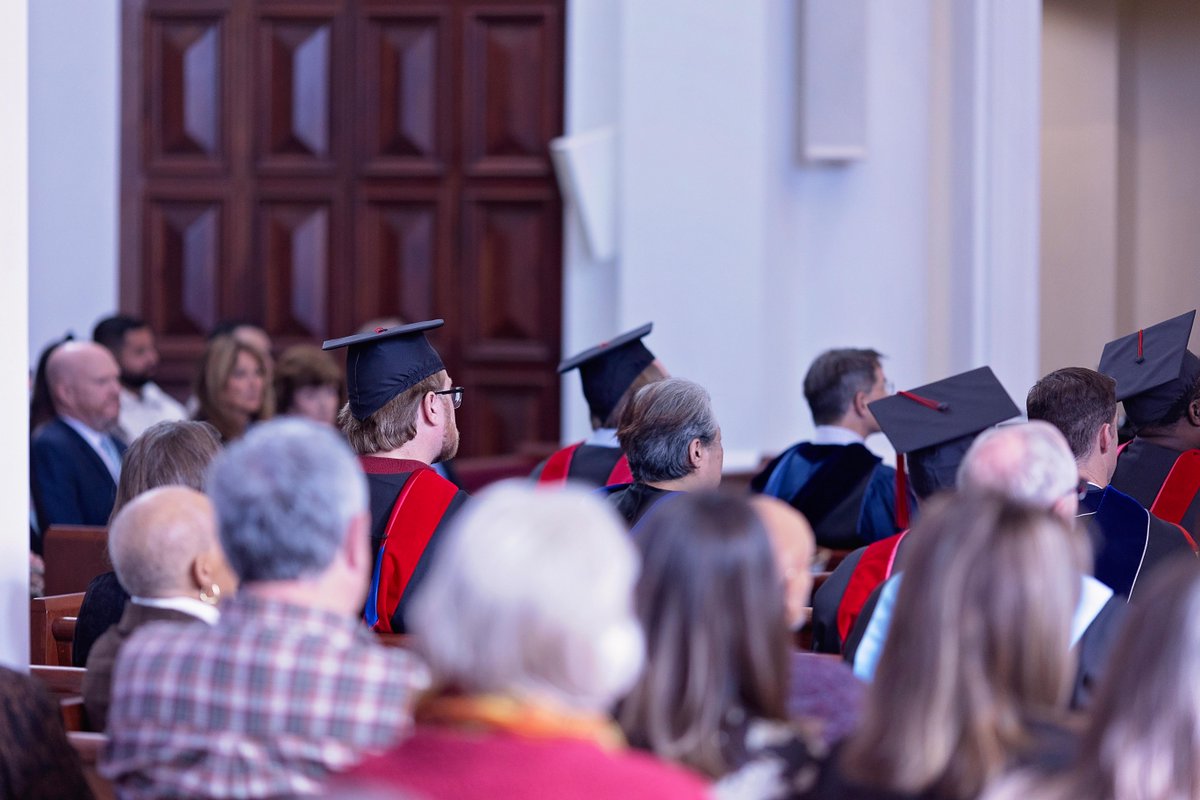 BeesonDivinity's tweet photo. Congratulations again to all of our graduates! See more photos of Friday's service!
#WhoWillYouBecome #WhyBeeson https://t.co/V731UuhNOg