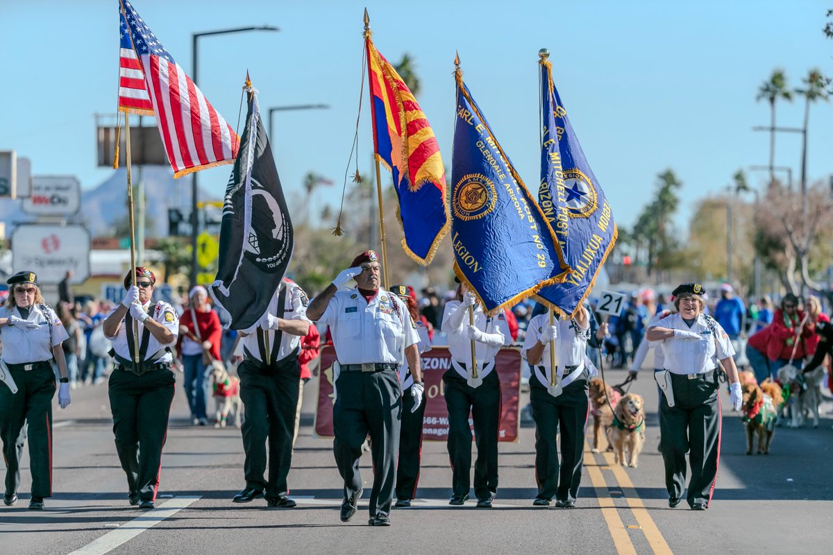 HCParadeAZ's tweet photo. This Christmas, we’re proud to honor the brave men and women of our military who will be joining us in the Hometown Christmas Parade! 🫡🎖️
Let’s show our appreciation for their service and dedication! https://t.co/lXodiYVM38