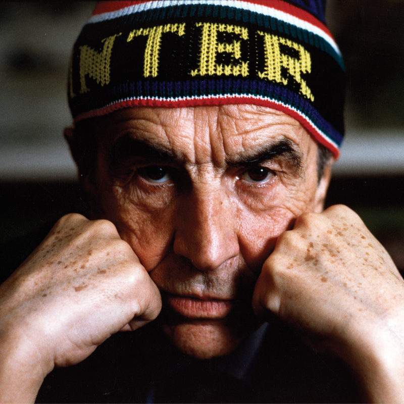 Inter's tweet photo. A 103 anni dalla sua nascita, ricordiamo il più grande interista di sempre 🖤💙

#ForzaInter