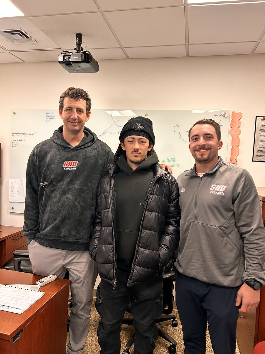 jadenhaly's tweet photo. I Had a Great Visit Today at Sacred Heart University @SHU__Football ❤️🤍 Thank You @CoachGardner_ @Coach__Duke @mark_nofri @CoachPSap @CoachDEdwards @coach_perlo_apr @CollegiateMb @MrNoOffseason @QBCoachBrady https://t.co/vWjhMsAKQh