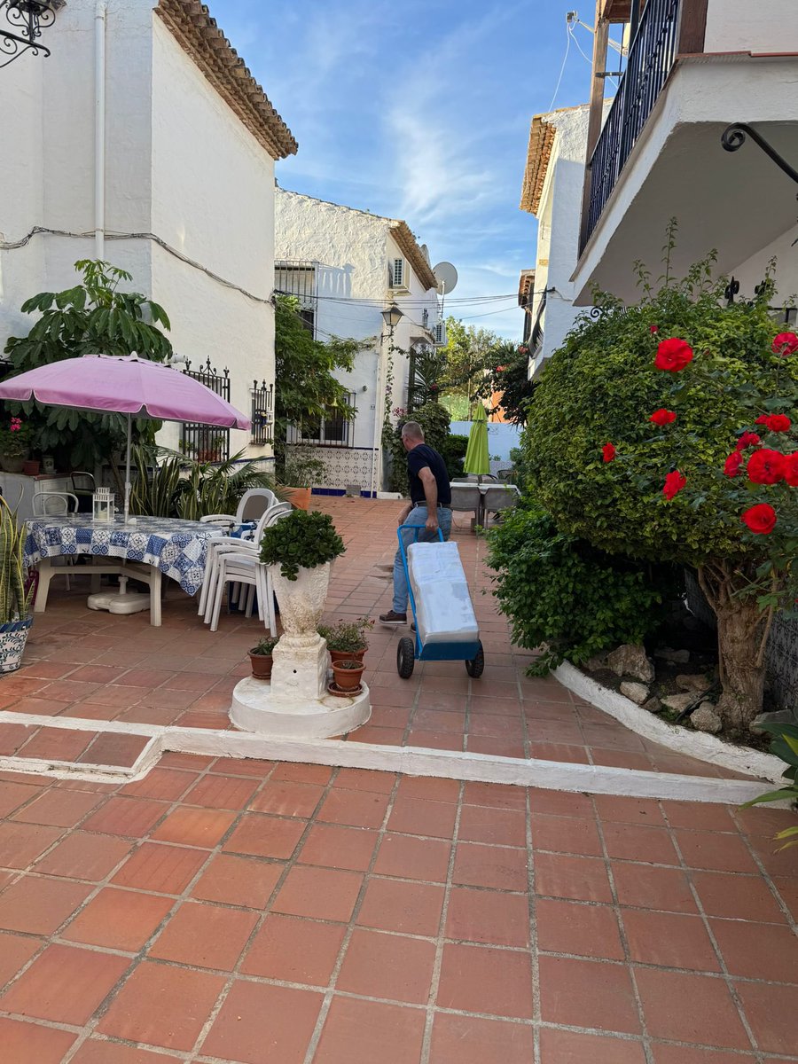 moves_sol's tweet photo. #internationaldeliveries from a company that cares.

International Removals
🇬🇧  01323 916968
🇪🇸 +34 951 440 604

East Sussex Removals and Storage
📞 01323 324 077
✉️ enquiries@solmoves.com
🌐 https://t.co/xQR6nQzDtl https://t.co/197AcOXYLy