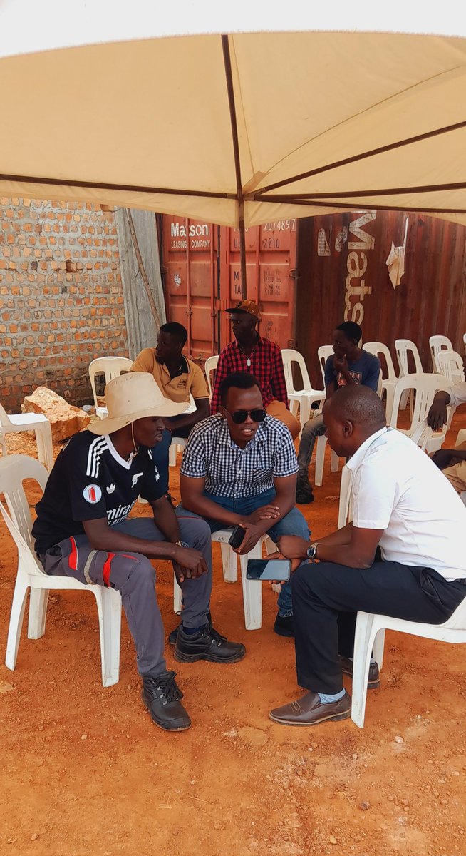 Bwaise_Terminal's tweet photo. La Prezda @KwikirizaNova visited our Health Camp today. 
Day 1 was a big success with 127 units of blood donated.

We're raising blood for accident victims at the Accident Ward of @nkozihospital

@Foundation4Pri1 @AbacusPharmaLtd @PharmacistsUg @ugpharmahealth @TASOUganda https://t.co/gDK4GNkEDv