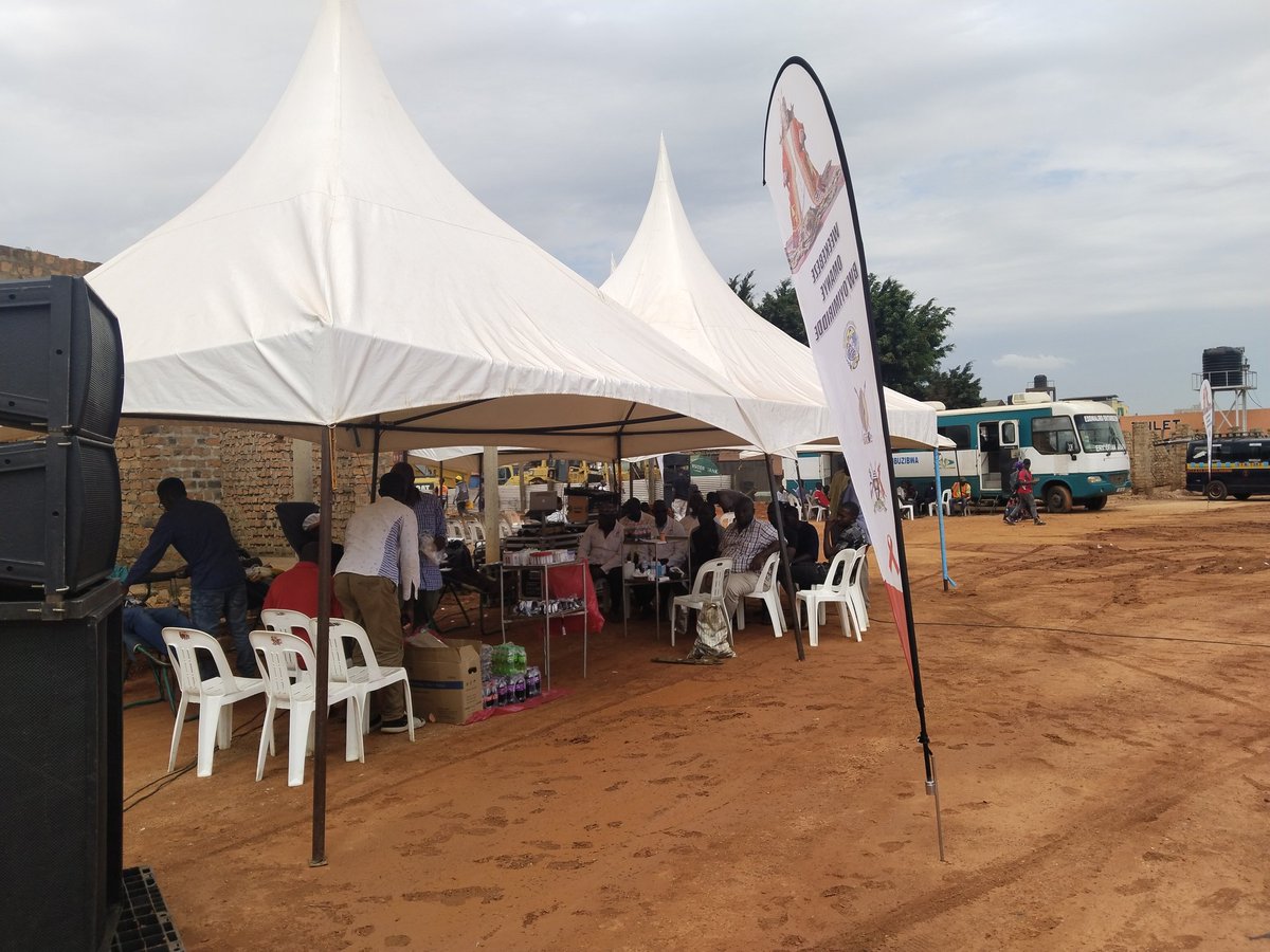 Bwaise_Terminal's tweet photo. La Prezda @KwikirizaNova visited our Health Camp today. 
Day 1 was a big success with 127 units of blood donated.

We're raising blood for accident victims at the Accident Ward of @nkozihospital

@Foundation4Pri1 @AbacusPharmaLtd @PharmacistsUg @ugpharmahealth @TASOUganda https://t.co/gDK4GNkEDv