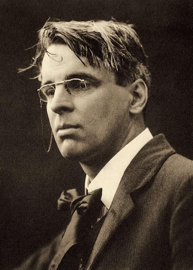 defe20221's tweet image. " In mare, quando le reti sono state gettate e le pipe sono accese, qualche vecchio custode di racconti diviene loquace e narra le sue storie al ritmo del cigolio delle barche. "
William Butler Yeats