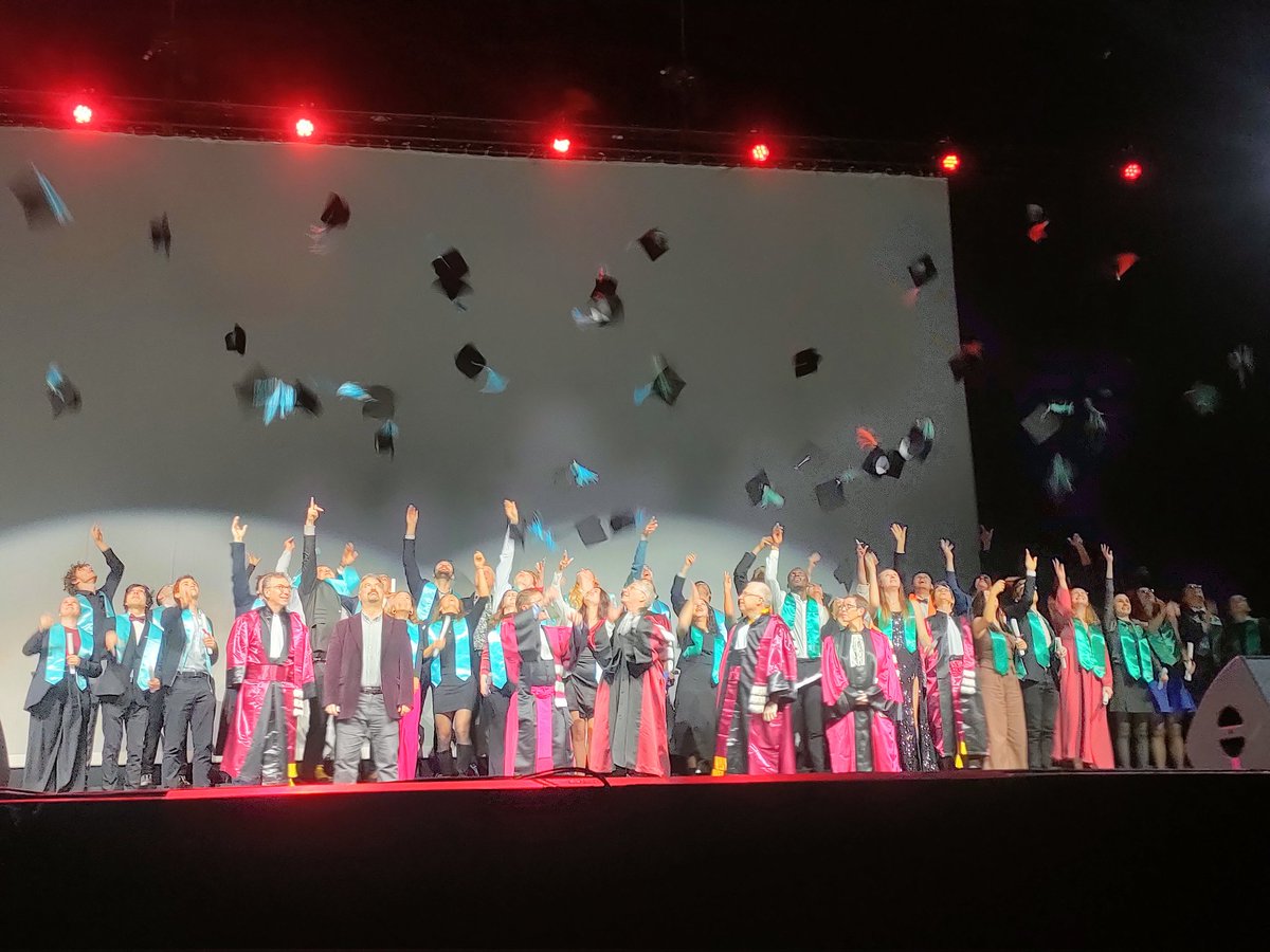 Axel Loscertales (@axloscertales) on Twitter photo Toutes mes félicitations aux diplômé.es des masters des facultés FSI et F2SMH de <a href="/UT3PaulSabatier/">UT3 Paul Sabatier</a> ! Une cérémonie inspirante pour valoriser ce précieux certificat qui émancipe et qui protège pour la vie📜🎓
Chérissons ces moments qui rassemblent notre communauté 🫶 Toutes mes félicitations aux diplômé.es des masters des facultés FSI et F2SMH de <a href="/UT3PaulSabatier/">UT3 Paul Sabatier</a> ! Une cérémonie inspirante pour valoriser ce précieux certificat qui émancipe et qui protège pour la vie📜🎓
Chérissons ces moments qui rassemblent notre communauté 🫶