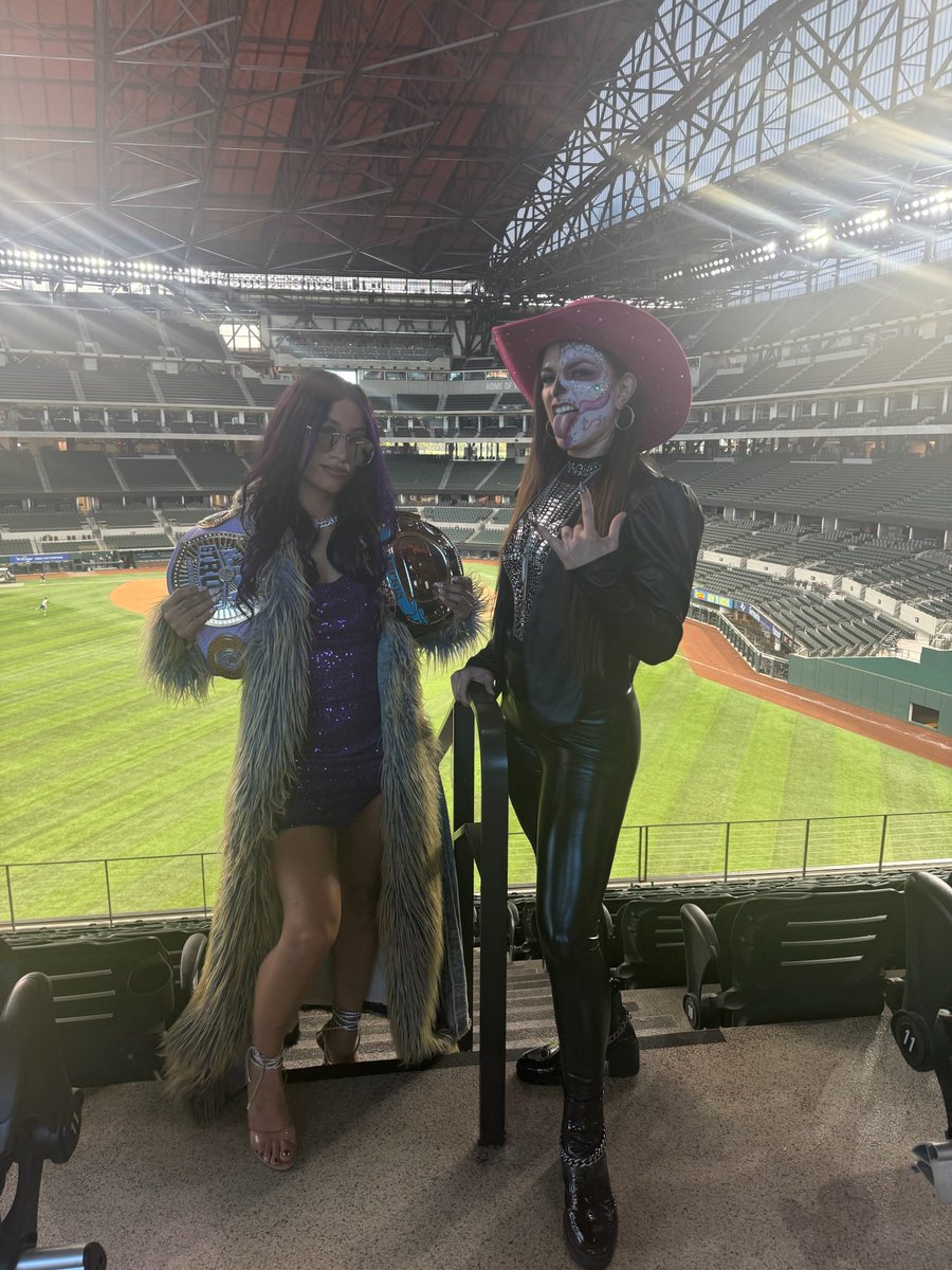 mercedesmone030's tweet photo. I’m hungrier than nature intended @AEW #moregold #AEWAllInTexas https://t.co/fVqDcA2mkc