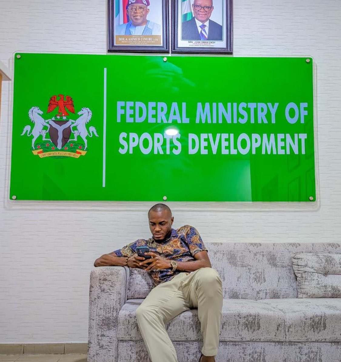 etfootball25's tweet image. Faros Eye is the official photographer of federal ministry of sports developments, he’s a fifa accredited football photographer too.
He will be in-charge of photography at everythingfootball24
How glad will you be to be in front of his lens?
#everythingfootball