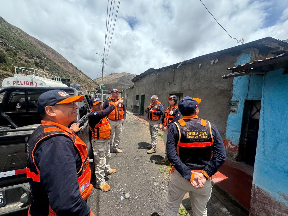 indeciperu's tweet photo. 📍Huarochirí - Lima | Equipo #GIRED se movilizó hasta la cuenca alta del río Rímac ante el aviso de lluvias intensas a fin de proporcionar asistencia técnica a las autoridades del lugar. 👍🏼🇵🇪 https://t.co/EYRxkuHgbq