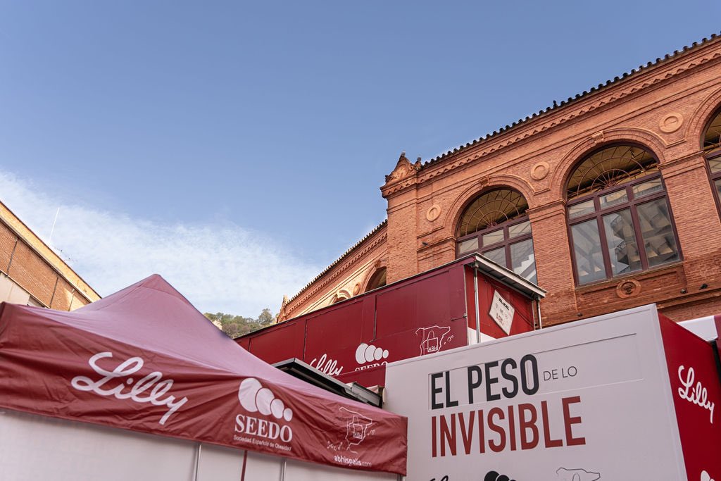 AntelmPujol's tweet photo. Os recomiendo visitar la página web #ElPesoDeLoInvisible una iniciativa dirigida a dar visibilidad a la realidad de la obesidad y concienciar sobre esta enfermedad, que necesita ser manejada y tratada clínicamente como ocurre con otras patologías. #Lilly #ABhispalis https://t.co/PNgAGwNzhc