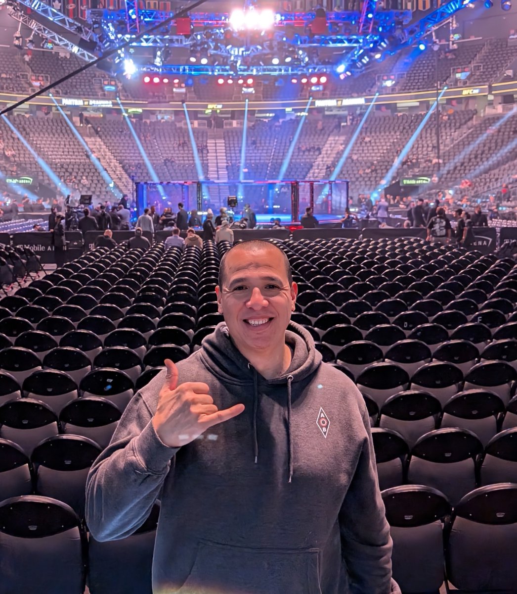 ALLONBLACK1919's tweet photo. Gambling PLUS a UFC fight... Best Vegas trip yet! 
Special shot out to my host Kylie at @MGMGrand
for the @ufc tickets! 💸💰📷 #AOB #VegasTrip #Roulette #GamblingCommunity #BeGoodHumans https://t.co/u4a3RTZjLI