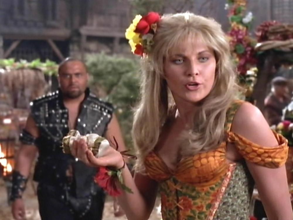 xenadioses's tweet photo. ¡Nuevo episodio del podcast!  
✨ S03E15 - King Con ✨   

Cuando Joxer recibe una paliza explícita por ganar en  un casino, Xena y Gab tienen que asociarse con un par de ladrones para darle su merecido al dueño.  ¡Ya en https://t.co/W1eBh0G4fU... y donde escuchas tus podcasts! https://t.co/PPg9kOpS3c