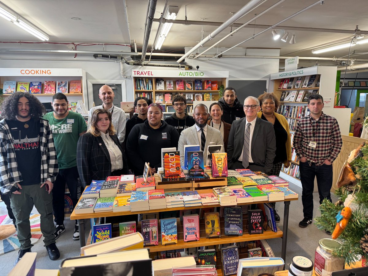 JodiMTWYOUTH's tweet photo. Deeply grateful to @RepStanley  and @senatorbarrett  for spending time with our mighty Waltham @mtwyouth  team talking about everything from criminal justice reform, to mental health services, to the impact of the upcoming change in administration. https://t.co/x7XOk9s5Xh