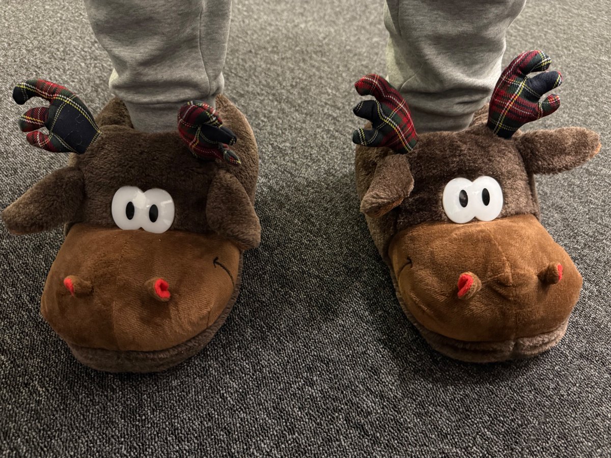 HakitaDev's tweet photo. it’s december so you know i got those mf thangs on me https://t.co/AayF7tyneh