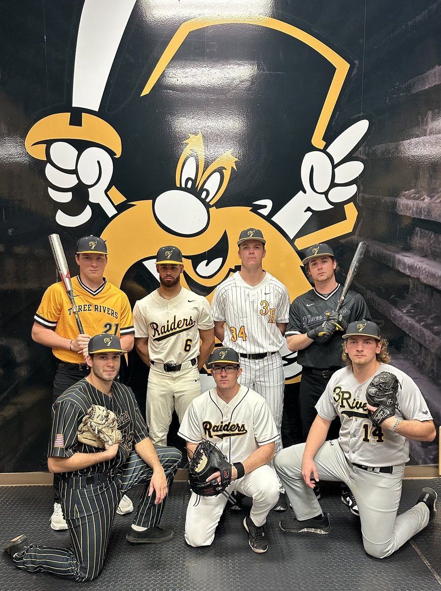 Smithin_It_Up's tweet photo. @The_Noah_Sharp @FlatgroundBats @CollegeBSBHub @jucoroute @NAIABall Not a bad rotation @3rbaseball https://t.co/LtAbiR7iW4
