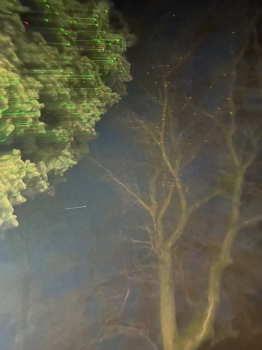 MyAndroidLover's tweet image. EVERYTHING IS HAPPENING AT THE SAME TIME