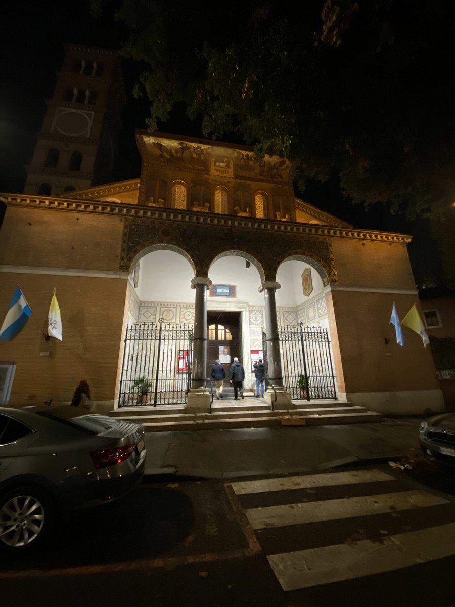 Elisabetta Piqué tweet media