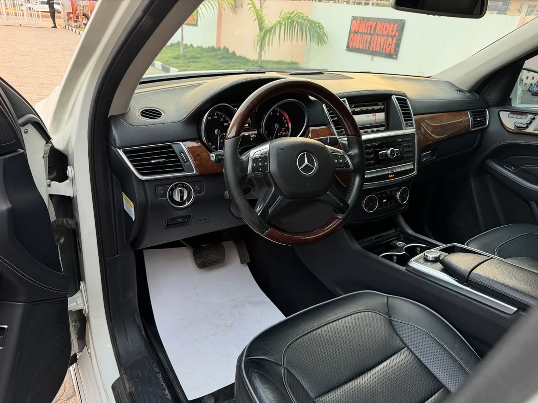 Auto_poacher's tweet photo. 2014 Mercedes Benz ML550 V8 Full Option with original duty 🚗

Condition: Foreign Used 

Price: 29.5M 

#masmonautos #ml550 #2013ml550 #carsforsale #mercedesbenz #explore #instacars #explore #explorepage #gooddeals https://t.co/A9XfPlg7Ys