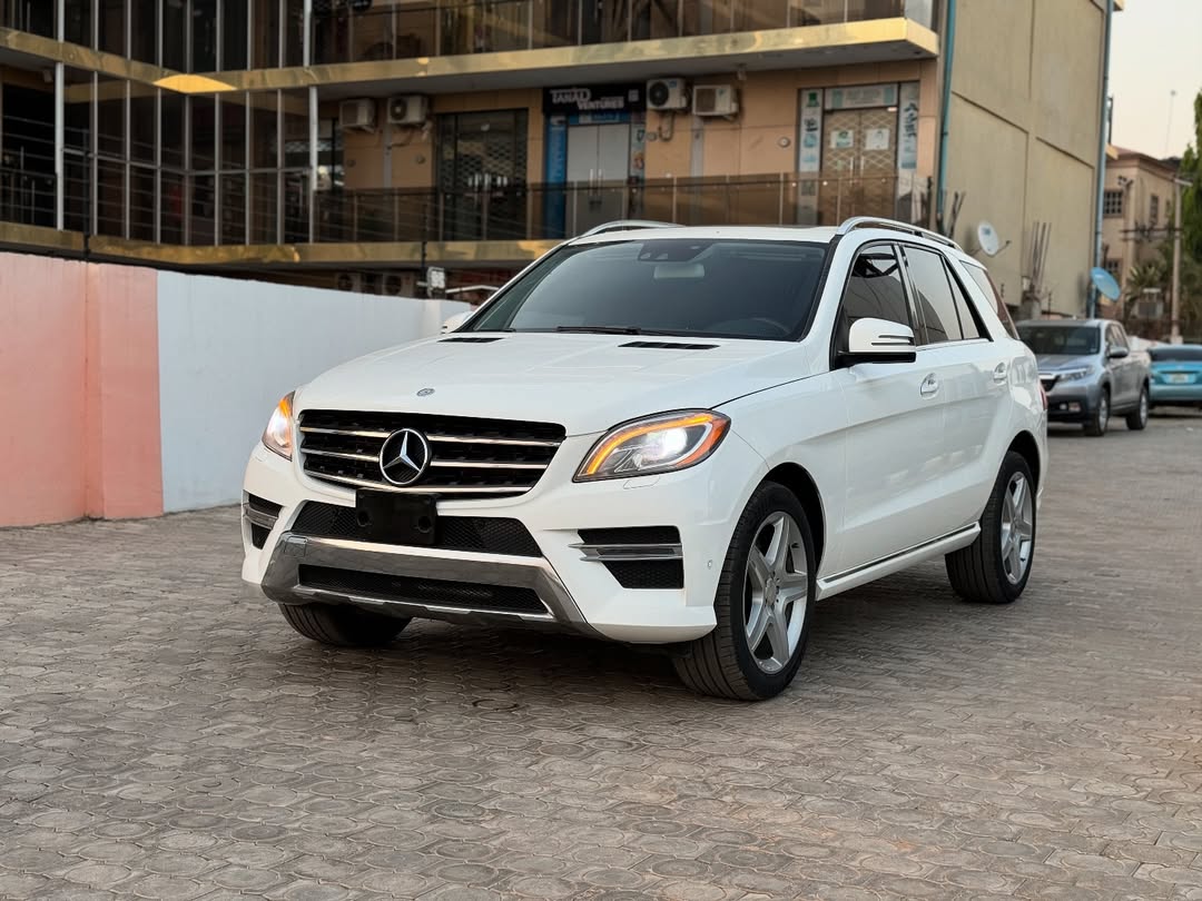 Auto_poacher's tweet photo. 2014 Mercedes Benz ML550 V8 Full Option with original duty 🚗

Condition: Foreign Used 

Price: 29.5M 

#masmonautos #ml550 #2013ml550 #carsforsale #mercedesbenz #explore #instacars #explore #explorepage #gooddeals https://t.co/A9XfPlg7Ys