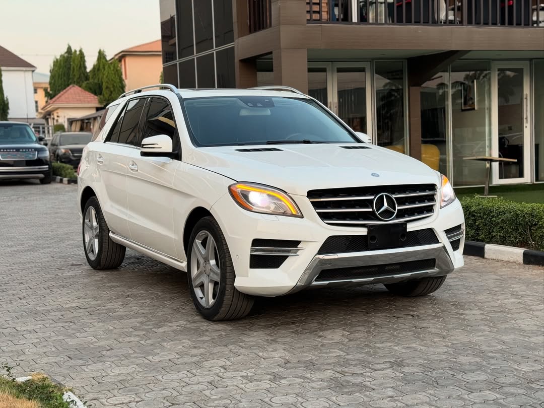 Auto_poacher's tweet photo. 2014 Mercedes Benz ML550 V8 Full Option with original duty 🚗

Condition: Foreign Used 

Price: 29.5M 

#masmonautos #ml550 #2013ml550 #carsforsale #mercedesbenz #explore #instacars #explore #explorepage #gooddeals https://t.co/A9XfPlg7Ys