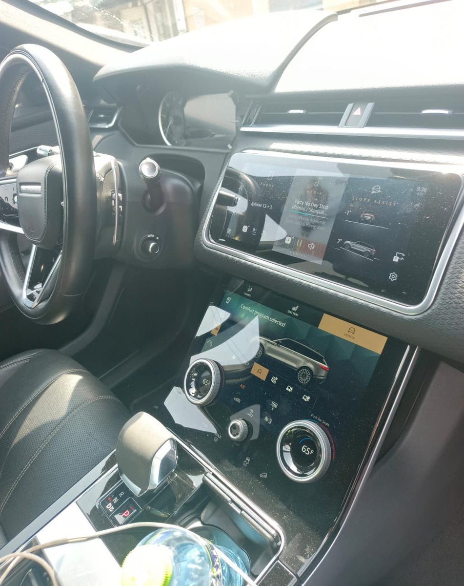 kyei_7's tweet photo. 2022 Range Rover Velar 
Solid Engine
Air suspension
Push start 
Blind spot 
Remote start engine 
Full leather interior 
Panoramic sunroof
Fully loaded
🇬🇭865,000

Contact: 0559907194 https://t.co/HsJSBLYlI0