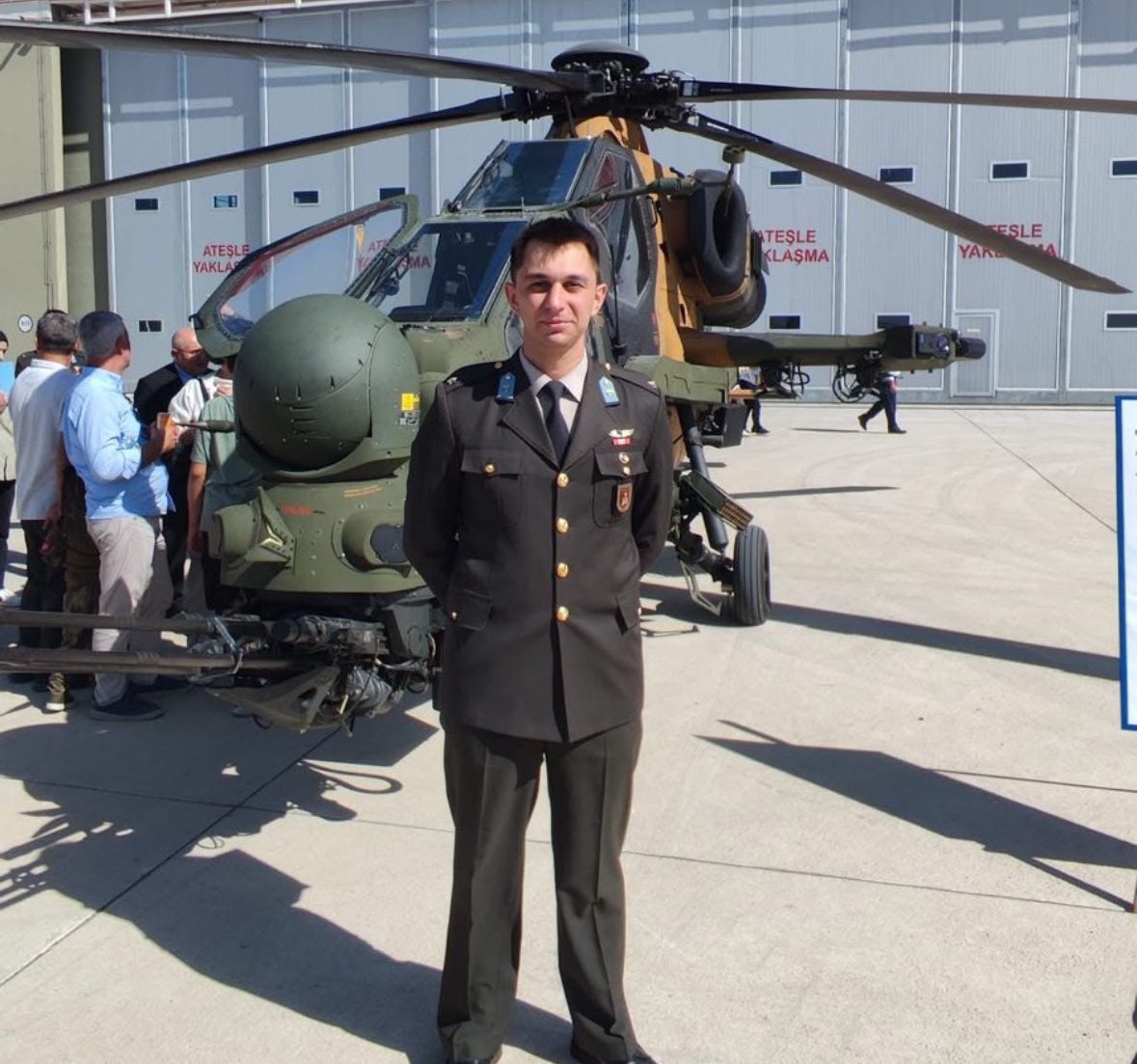 cecevaspor's tweet photo. Isparta’da meydana gelen helikopter kazasında Şehit olan 🇹🇷Teğmen Ceyhun KALYONCU’ya Allah’tan rahmet , kederli ailesine sabırlar dileriz. 
Tüm Çayelimizin ve Milletimizn başısağolsun. 🇹🇷 https://t.co/6lXDaOidXE