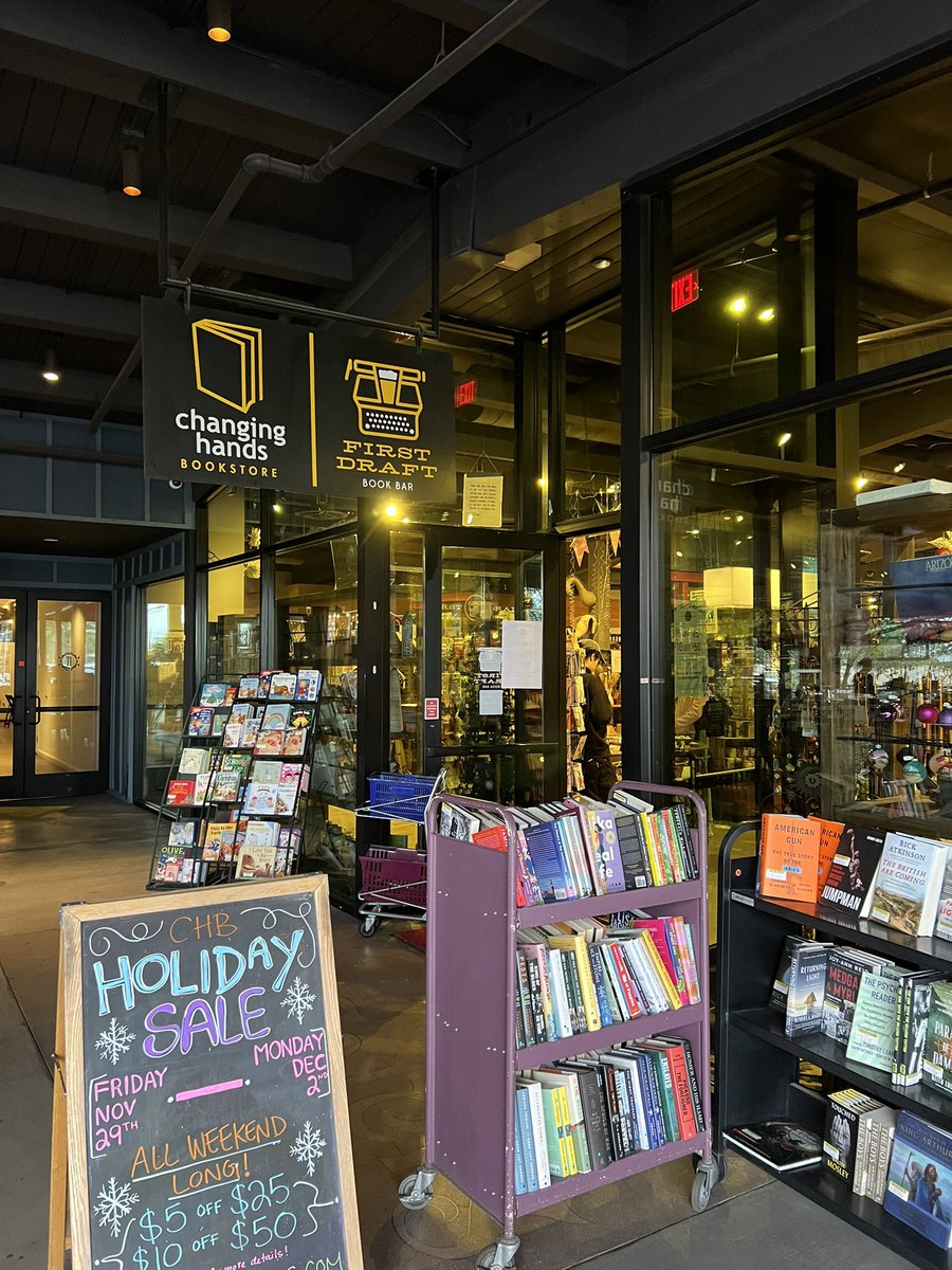 writerofhavek's tweet photo. Such a cool bookstore in Phoenix, AZ. It comes equipped with a bar inside called First Draft.
#changinghands https://t.co/Q8NZ3aF161