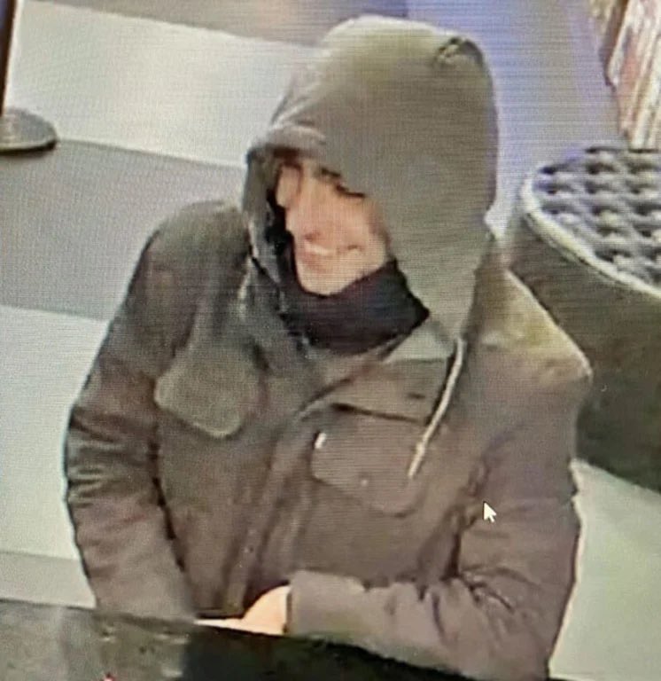 PopCrave's tweet image. UnitedHealthcare CEO assassin suspect identified as Luigi Mangione, a 26-year-old former Ivy League student.

He was taken into custody this morning at a Pennsylvania McDonald’s and caught with a manifesto that appeared to list grievances with the healthcare industry - he has not…