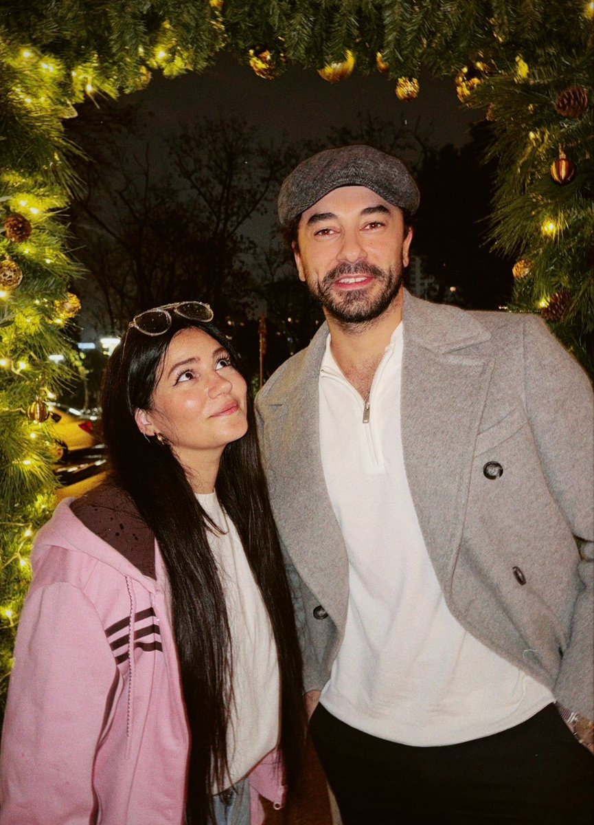 Yıllar sonra hala dost kalabilmeleri🩷

|#zeynepçamcı • #gökhanalkan|