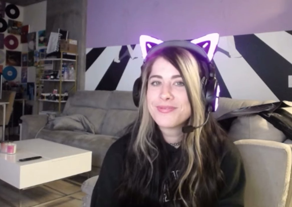 wikakossak's tweet photo. Puts in effort into streaming ✅
Interacts with community ✅
No ill will towards others (except Branden) ✅
Says she will watch Frank Hassle ✅
Mods got their shit together ✅
Says will get a gun ✅
Fans seem chill ✅

God bless! 🎉🎈🎊

#fishtanklive #fishtankdotlive #LifeisMizzy