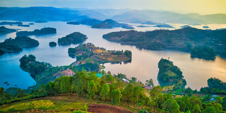 EricNtalo's tweet photo. One of the beautiful sceneries you can ever get in Kigezi region. @ExploreUganda the Pearl before this year ends! https://t.co/617ztImH0K