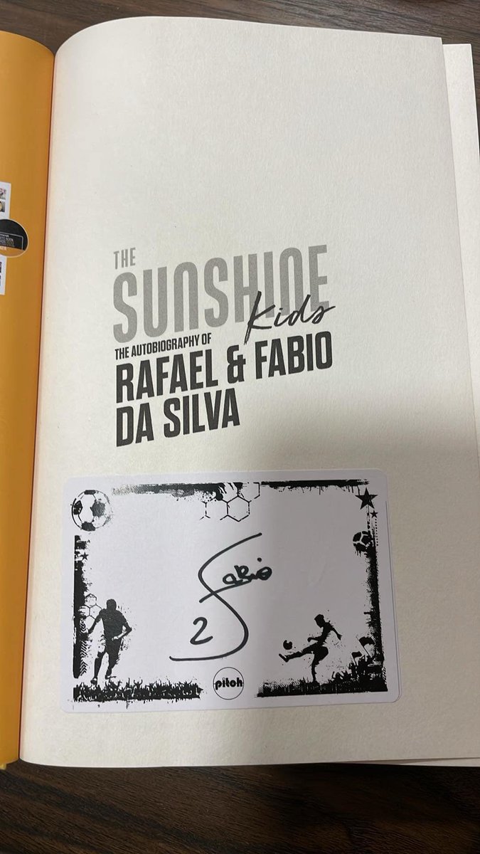 Giveaway :

Win a copy of The Sunshine Kids *signed* by <a href="/Ofabio3/">Fabio Da Silva</a> 

To enter just retweet this tweet and follow me on any of my social networks 

Winner picked at random on Wednesday 11th December
