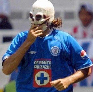 CompaElema's tweet photo. @MXESTADIOS Cómo olvidar también cuando Sebastián el Loco Abreu lo hizo en halloween frente a Pumas en CU y con victoria para el #CruzAz https://t.co/fV39EIo58h