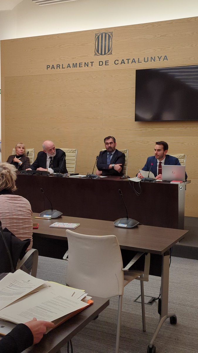 CCOO Educació (@ccooeducacio) on Twitter photo Avui representants de les organitzacions que hem impulsat la ILP pel 6 % hem estat rebudes al <a href="/parlamentcat/">Parlament de Catalunya</a> per la Comissió de Control de la ILP, per fer la verificació oficial dels plecs de signatures. Un nou pas per assegurar que #TindremEl6%‼️ Avui representants de les organitzacions que hem impulsat la ILP pel 6 % hem estat rebudes al <a href="/parlamentcat/">Parlament de Catalunya</a> per la Comissió de Control de la ILP, per fer la verificació oficial dels plecs de signatures. Un nou pas per assegurar que #TindremEl6%‼️