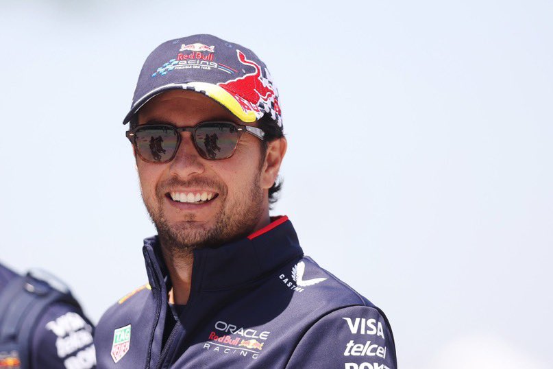 🚨 ATENCIÓN 🚨

Checo Pérez no correrá más con Red Bull este año.
Esto se debe a que la temporada ya terminó.