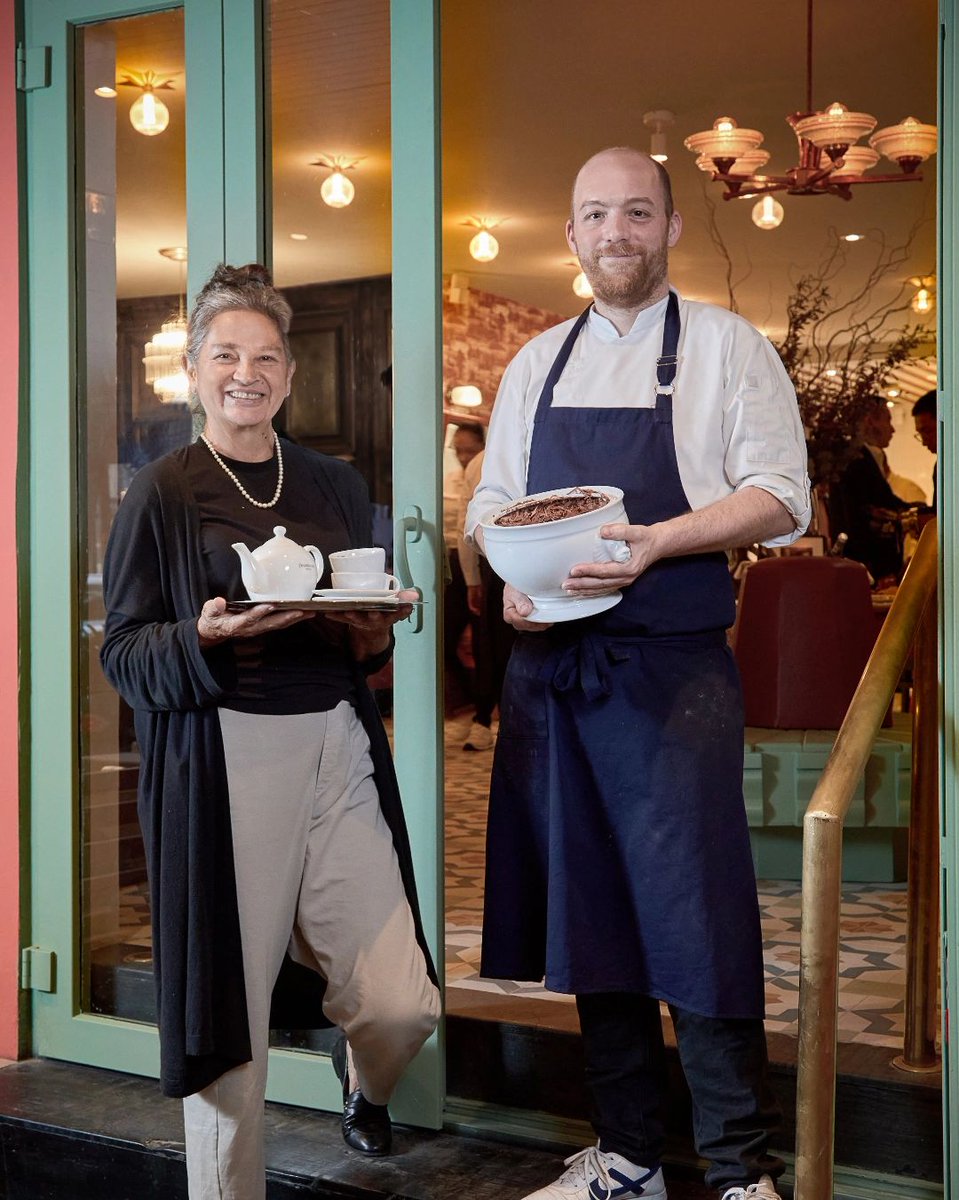 bistro44polanco's tweet image. La @chef_monicapatino y @chef_corentin Ya listos para recibirte  #Bistrō44. Puedes hacer tu reserva al 55-5922-7101, vía mensaje directo o en el link de nuestra bio.

#openning #chefslife #restaurantescdmx #polanco #gastronomiafrancesa #apertura #mondaymood